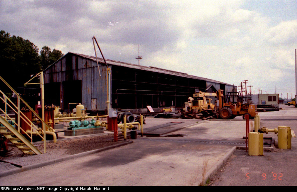 Disassembling the original Norfolk Southern enginehouse